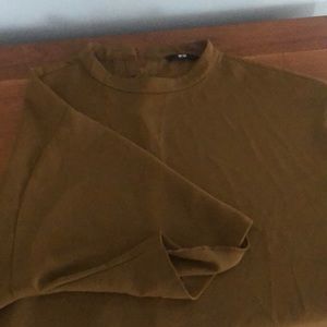 UNIQLO curry colored blouse
